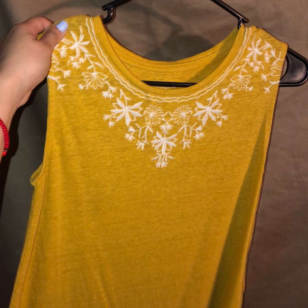 Yellow short sleeve